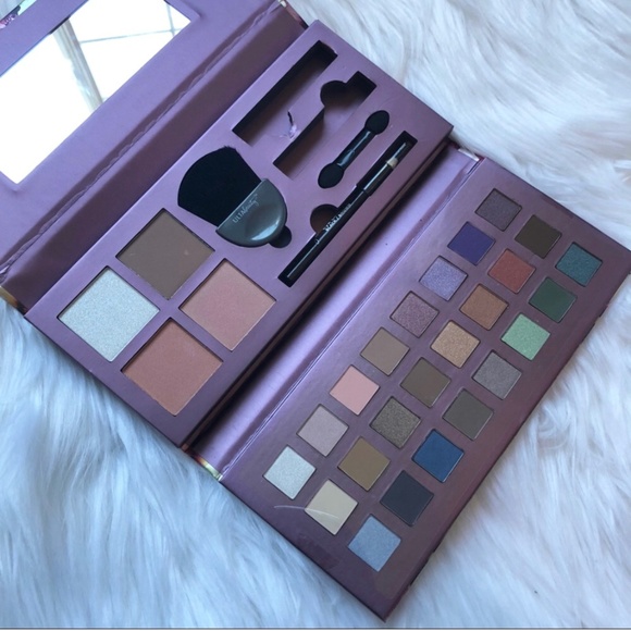 Ulta Beauty Deluxe Makeup Palette - Picture 4 of 4